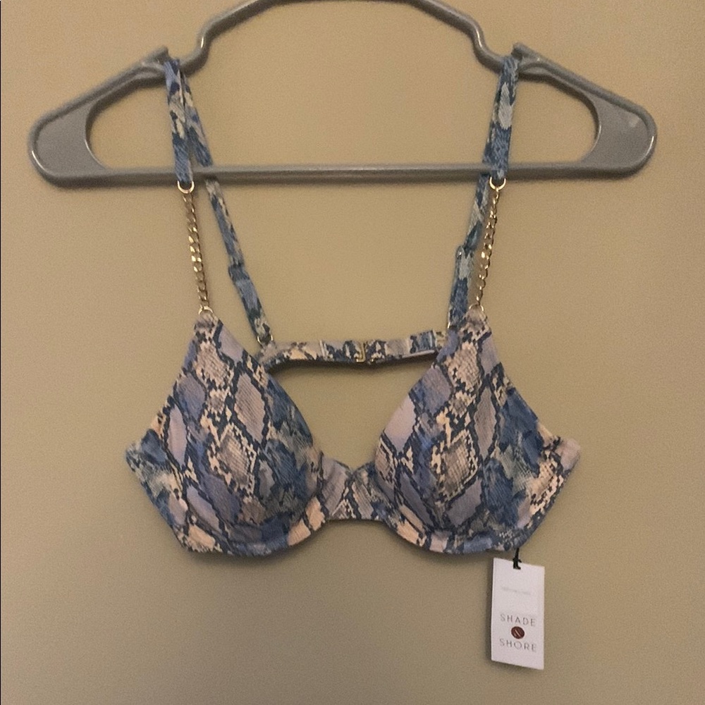 Shade & Shore Blue Snake Print top